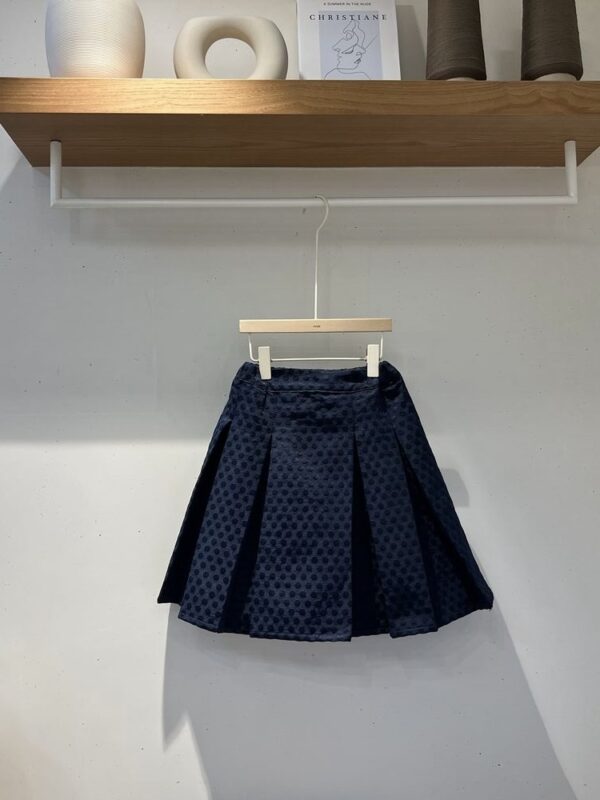 10B5EAF1-256E-4D0D-9792-027BF62BEDE4_1_201_a 〖預購〗夏洛特法式優雅長裙