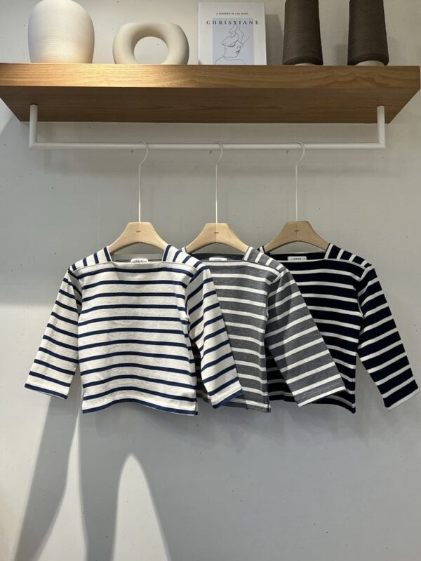 1613AF78-D627-4154-8835-247CD956E320_1_201_a 〖預購〗歲月水洗經典橫條紋上衣