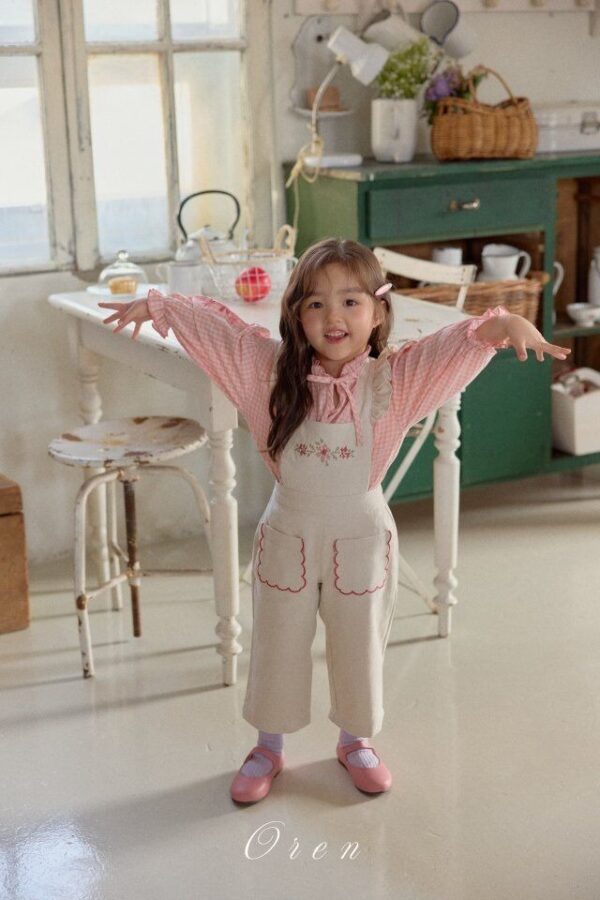 17682508-4B84-4A3B-8181-2218E5073898 〖預購〗Noir 刺繡襯衫