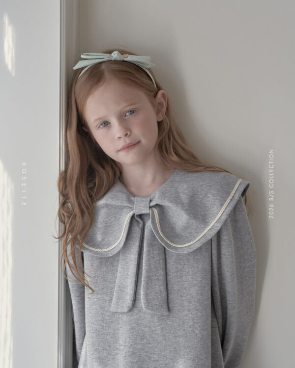 19844098-F972-4606-9C90-C4E3AC8D9858 〖預購〗Petit 緞面蝴蝶結優雅髮箍