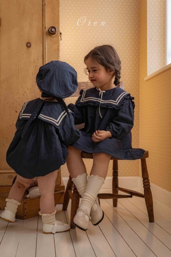 1E076ED5-A0A3-439F-90CD-6B55B6098913 〖預購〗牛奶海軍領舒柔洋裝