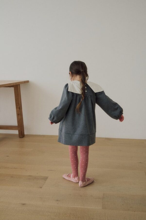 21AC826F-AC36-42EF-9664-268EB3824F67 〖預購〗學院序曲經典深灰質感洋裝