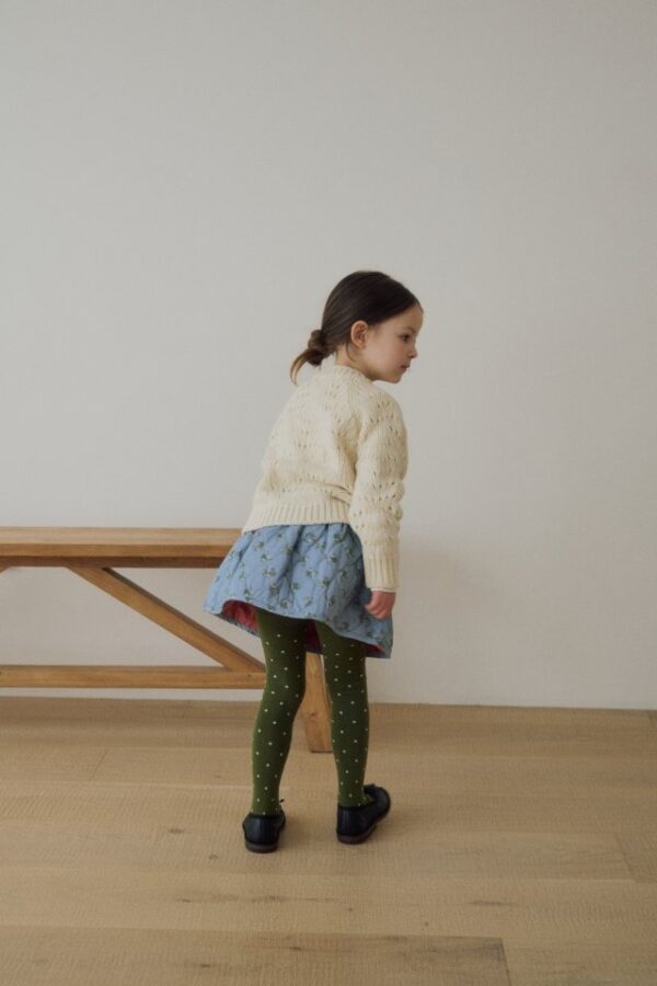 23CFFDF0-B104-4FB1-BB0F-CFA5FA699339 〖預購〗羽翼立體壓紋質感短裙