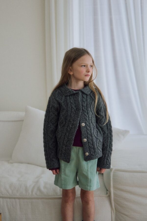 23E0A7C1-B394-4E2F-B293-5E64968A63DF 〖預購〗奶油濾鏡 Crema 質感五分褲