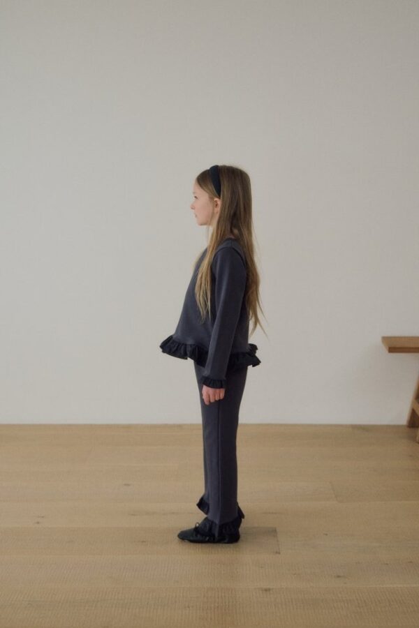 2429434C-A51B-47A0-A4F7-BD90CC1A3EC1 〖預購〗Alto 荷葉邊飾套裝