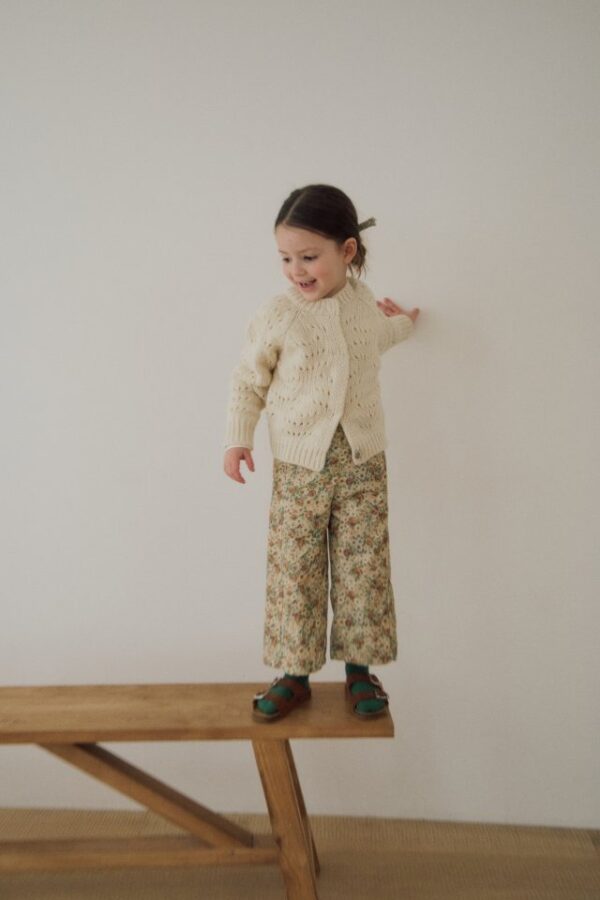 2C70E934-15BE-4292-AA83-13CCC445BFCA 〖預購〗Koi 花綻碎花滿版質感長褲