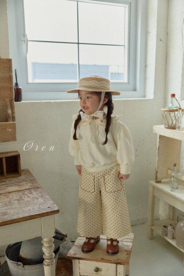 2CD73779-2DAF-4E73-8D61-E647AAEA9960 〖預購〗兒童鈴鐺刺繡褲