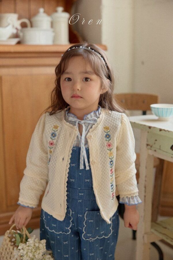 30F16ABC-C700-427B-828E-A34A7EF9245A 〖預購〗Colette 花卉刺繡開襟外套