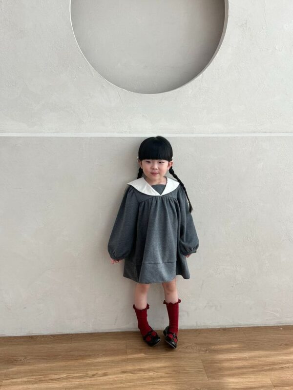 3B53D759-36E6-4DD1-9507-090AD9DD5DD6 〖預購〗學院序曲經典深灰質感洋裝