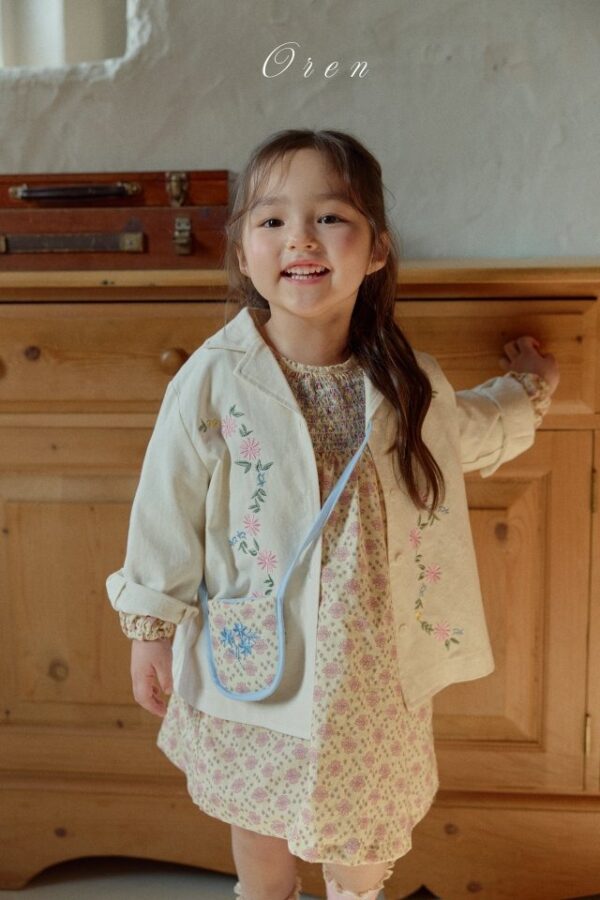 42D032AC-72FB-4762-9069-7A7A41584EC3 〖預購〗復古質感織紋外套