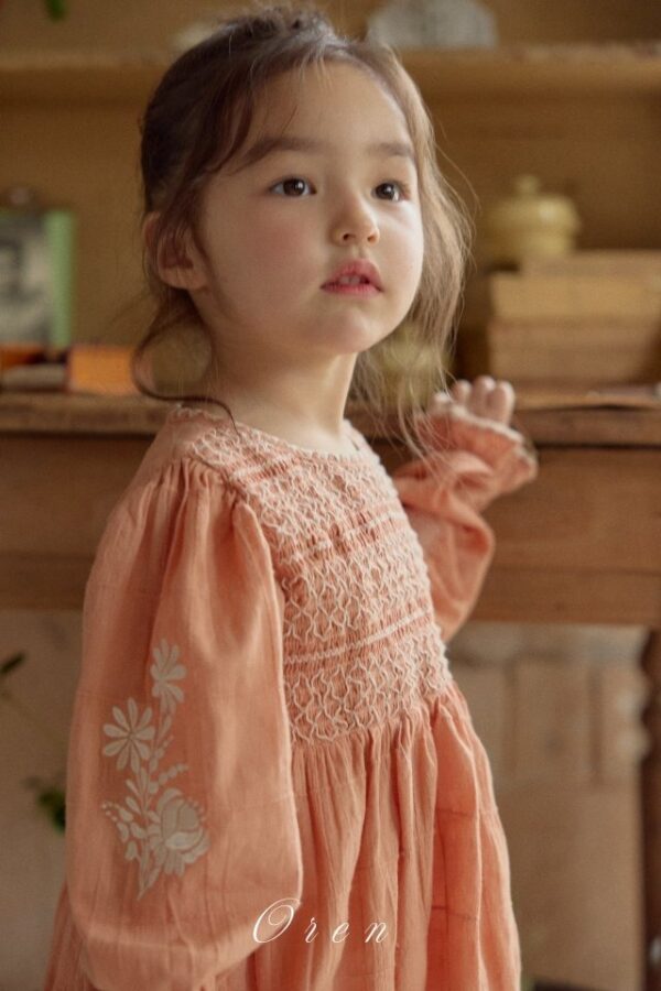 4807650D-8BDF-400E-9043-1BF6B059F5C4 〖預購〗Marienne 繡線洋裝