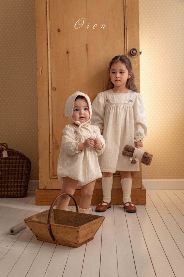 4BBD3D3B-D371-4CD9-BD45-5BE708A9F76F 〖預購〗艾瑪蝴蝶暖暖洋裝