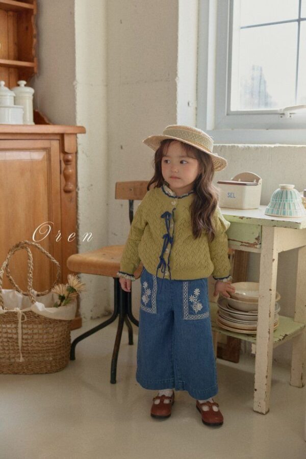 4C45B8A8-2C18-46CD-A994-07BEB71A0A22 〖預購〗Amélie 扇形針織開襟衫