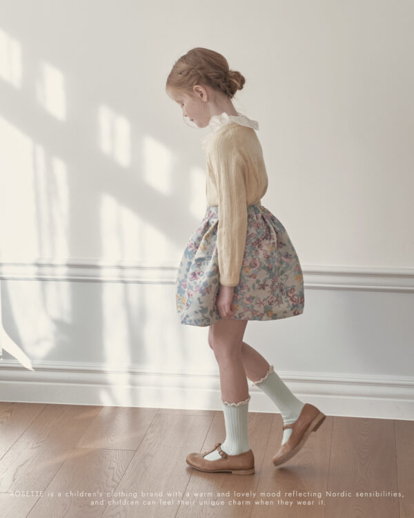 4C5CD487-5C9D-4E0F-B03A-A75FCA65C59B 〖預購〗Rosy 秘密花園碎花波浪短褲裙