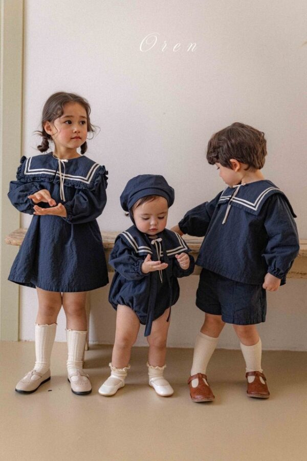 58326D08-76B1-40BE-A5E7-AE97CF5FFFB0 〖預購〗牛奶海軍領舒柔洋裝