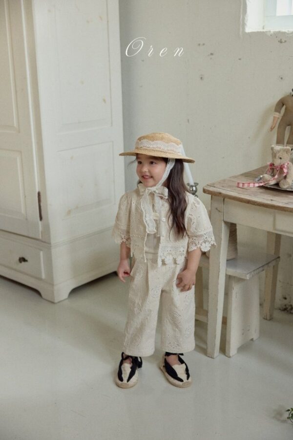 5A263A51-4390-403F-8EE6-C86D8919C93F 〖預購〗Cosette 棉質蕾絲外套