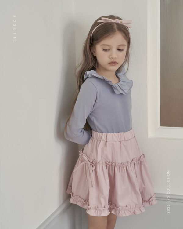 5B50AC60-65BF-4AE7-A20F-DE09123D7DD7 〖預購〗Marie 羽毛領立體荷葉邊飾上衣