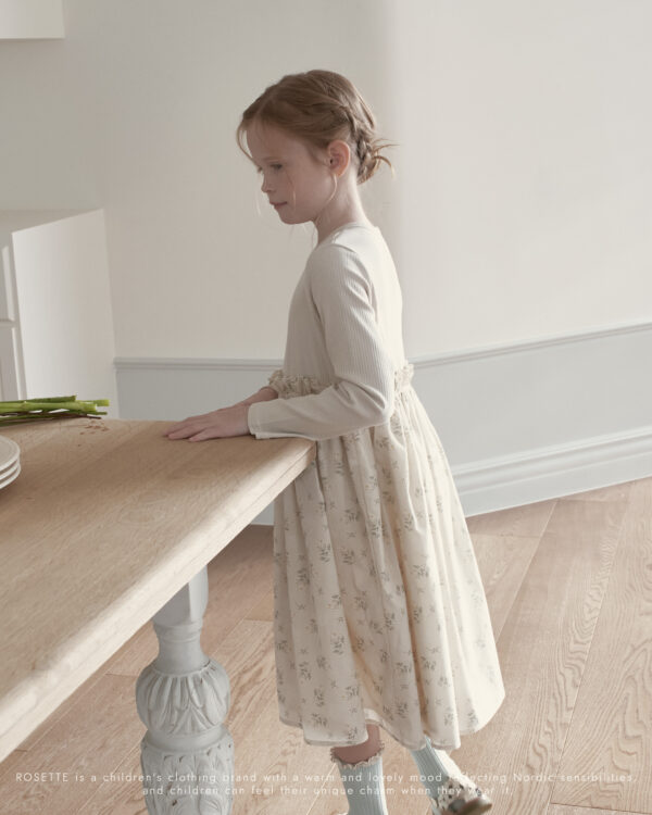 5CE19027-4FBD-4A27-8B8B-F9526584B654 〖預購〗Julia 日常春天洋裝