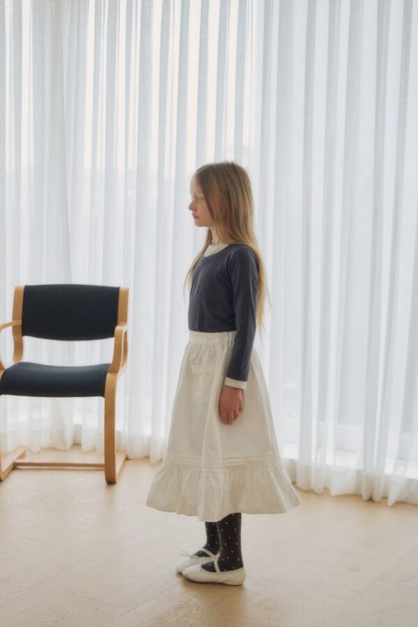 5CEF7BF1-60DB-4D21-93E0-62BF92F122E5 〖預購〗花語繫帶圍裙式質感長裙