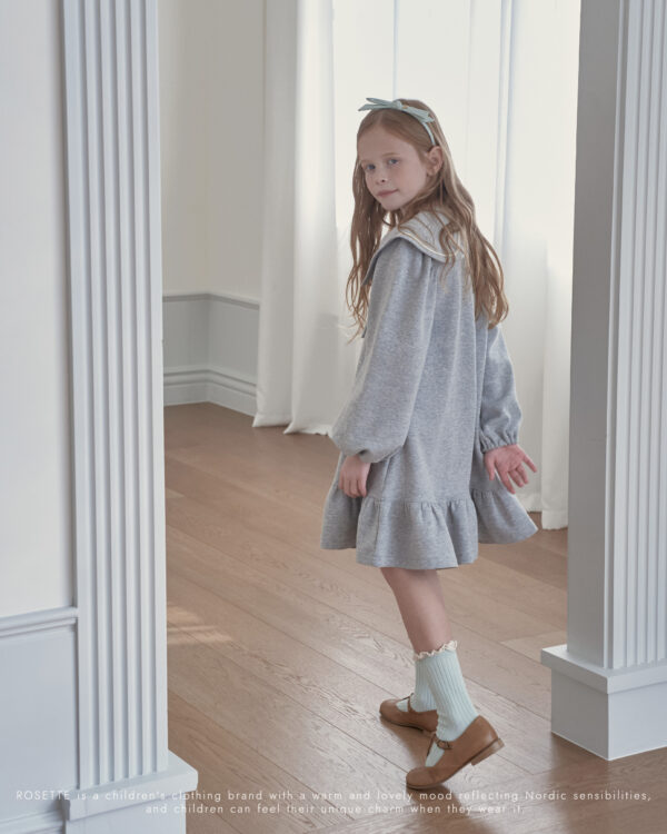 5F912537-59EF-4CF0-8C02-AE56FE97455A 〖預購〗愛之名大翻領蝴蝶結質感洋裝