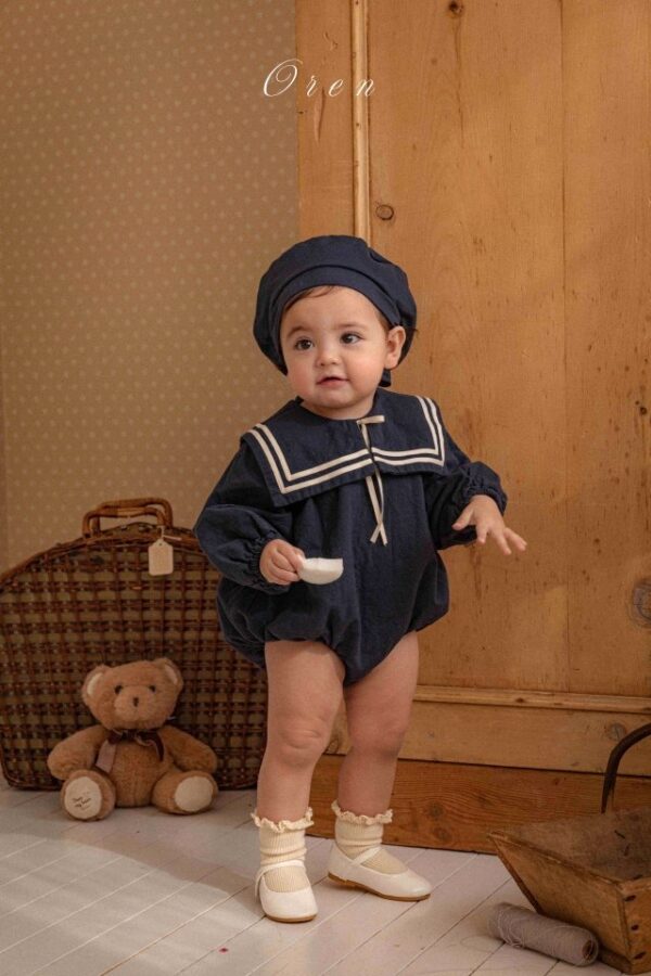 6657C883-B24E-4CA5-A30D-DC77DE0F6691 〖預購〗牛奶海軍領舒柔洋裝