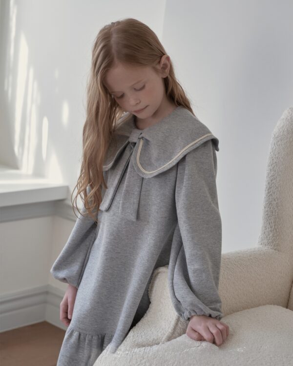 713236DF-C458-4B9A-8006-12400C81D8F7_1_201_a 〖預購〗愛之名大翻領蝴蝶結質感洋裝