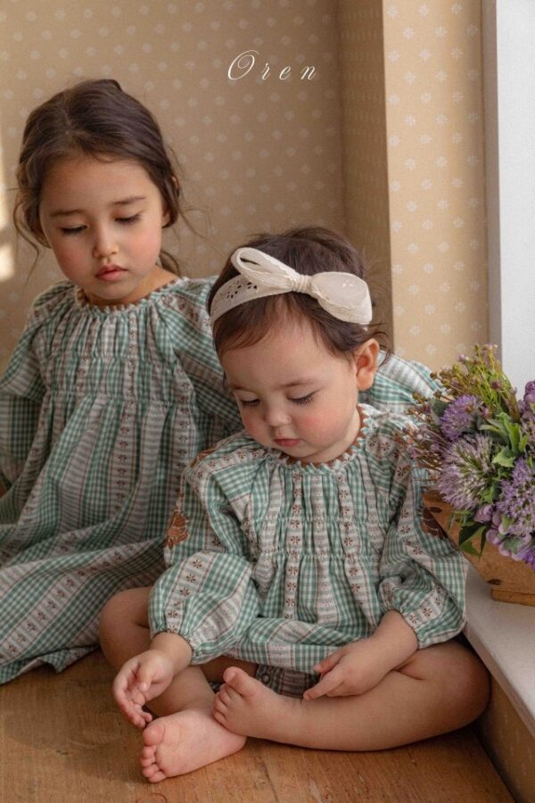 7327DB1C-448D-4781-956D-F07BC1144301 〖預購〗Cefuri 復古格紋洋裝