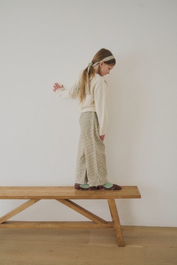 78947366-BC76-442A-8B68-A6AED3FCF37B 〖預購〗Koi 花綻碎花滿版質感長褲