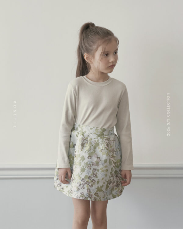 7B1FC6D6-D8C8-49A9-B8B0-52B51110B49E 〖預購〗Rosy 秘密花園碎花波浪短褲裙