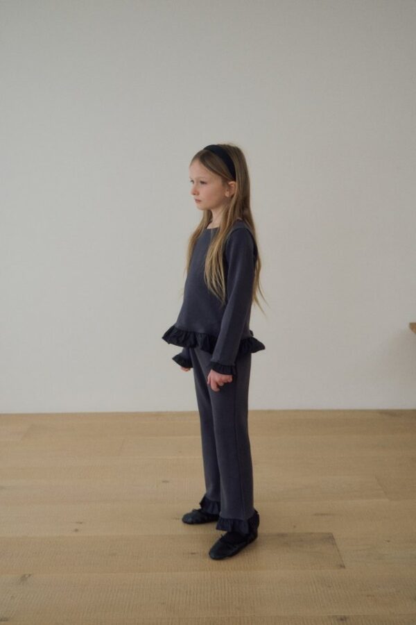 7DCB763A-66A9-4024-97EC-FBCDEA1914C0 〖預購〗Alto 荷葉邊飾套裝