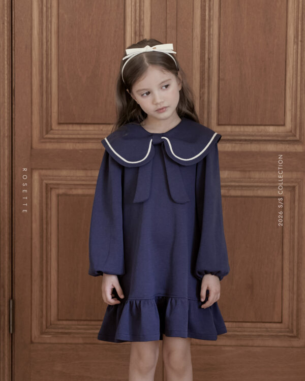 810799AC-14B1-49C7-A62A-4A8D33BEE9D2 〖預購〗愛之名大翻領蝴蝶結質感洋裝