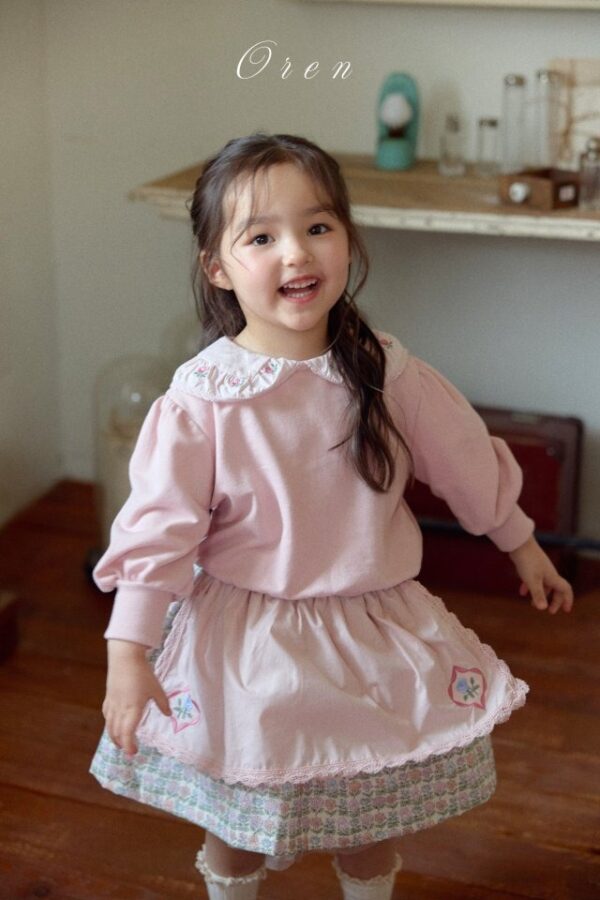 820358F2-5726-40DE-85ED-854C58EEB649 〖預購〗Asha 花卉刺繡衛衣