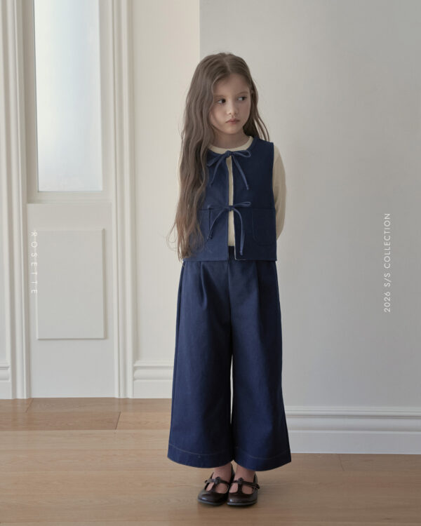 8F28CF98-E236-46B0-99DE-A5C585AA00A6 〖預購〗May 恆藍質感水洗直筒牛仔褲