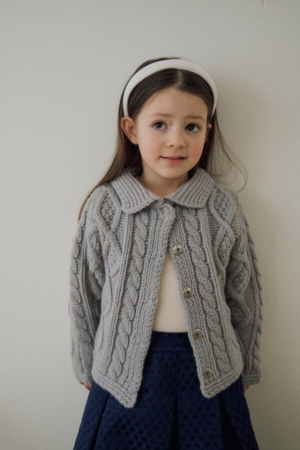 96DB5830-0B22-4970-94CD-7DCFD06855FA 〖預購〗Sally 經典麻花質感開襟外套