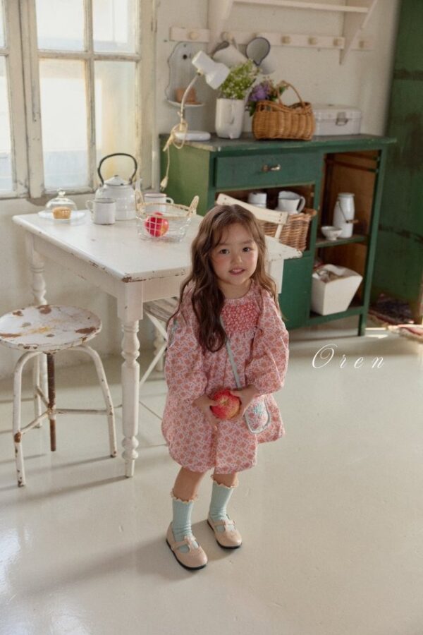 971FFF1C-C8A8-48EE-A05D-E7FC6270786E 〖預購〗 精靈雛菊摺皺洋裝 精靈雛菊摺皺洋裝