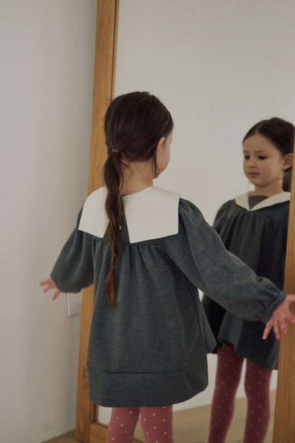 98423584-84FD-4846-AFCD-C85BF24BC205 〖預購〗學院序曲經典深灰質感洋裝