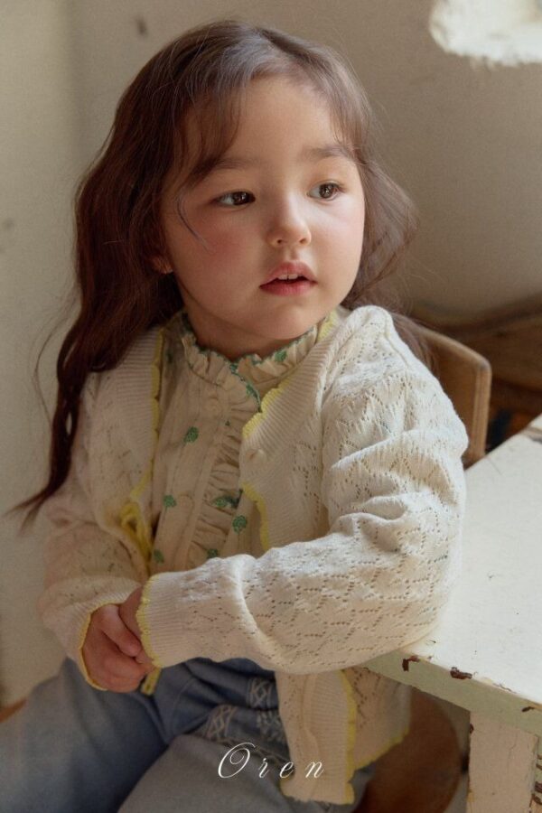 9F931884-B14F-4F73-86CA-6574B8C0A35E 〖預購〗Amélie 扇形針織開襟衫