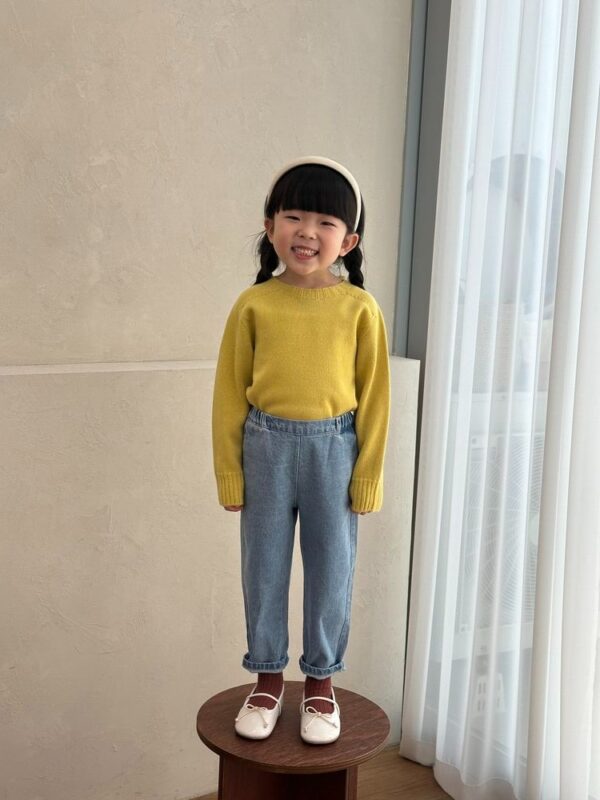 A2AA649D-09F3-43E0-B432-34E4AE8F69A5 〖預購〗經典恆藍翻摺邊質感牛仔褲