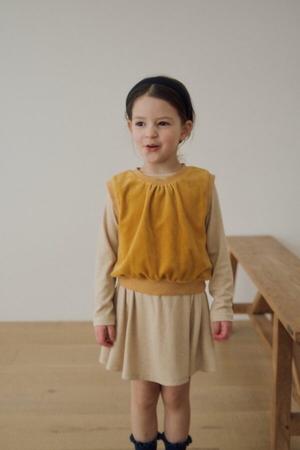 A3FFEAD7-DB07-4B10-AA82-AEDEB02A9D3D 〖預購〗貝莉暖心背心