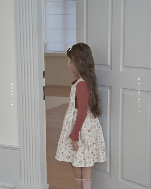 A43D878C-0085-4CA2-BB68-7F9051B8A732 〖預購〗Haute 慵懶美學碎花吊帶裙