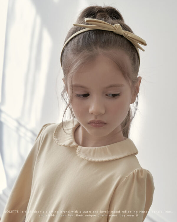 A97DDDA1-C46B-40A7-A4CD-F2E0C0A0281F 〖預購〗Petit 緞面蝴蝶結優雅髮箍