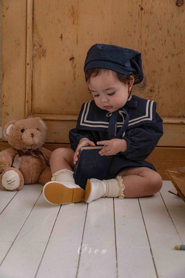 AE649664-E722-4456-9CFD-47FD4CFAE6F9 〖預購〗牛奶海軍領舒柔洋裝