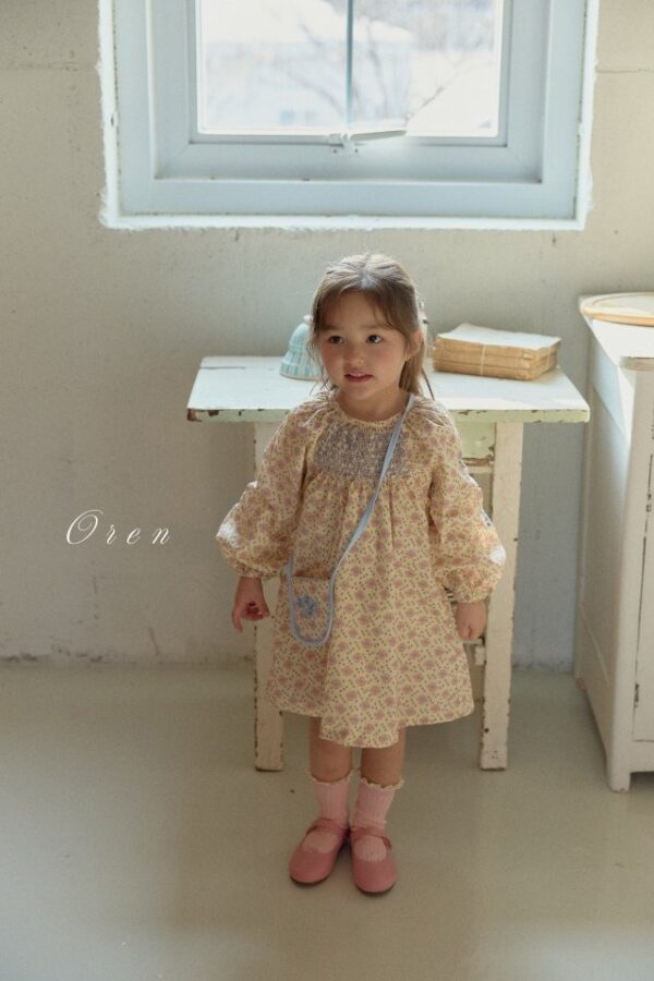 B57A06FF-E74D-4780-951B-3DB27CE01444 〖預購〗 精靈雛菊摺皺洋裝 精靈雛菊摺皺洋裝