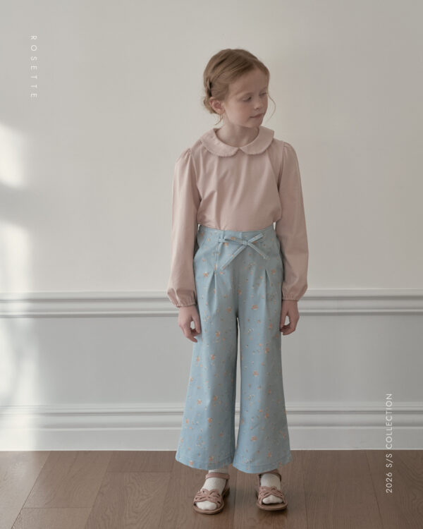 B6640AF5-664A-46E1-BACA-076B8A2D1D7F 〖預購〗Berry 奶油濾鏡翻領上衣