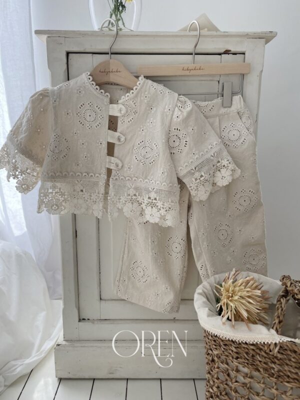 B8EAEC36-5487-41A1-8DBC-BD2BC4F86751 〖預購〗Cosette 棉質蕾絲外套