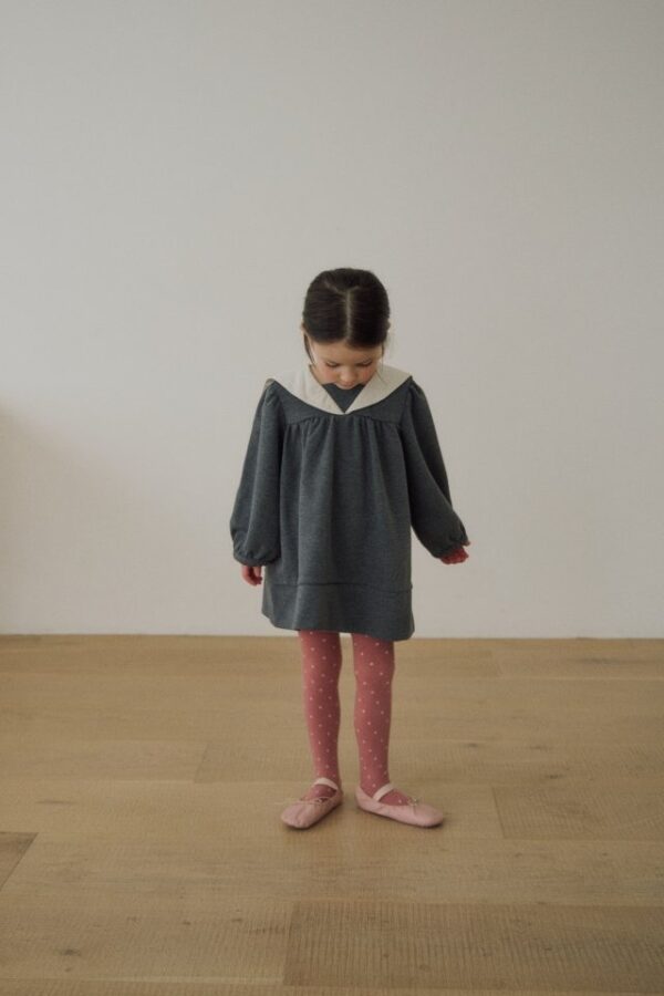 BD4897AB-A82D-4320-BC68-F1F3489928E2 〖預購〗學院序曲經典深灰質感洋裝