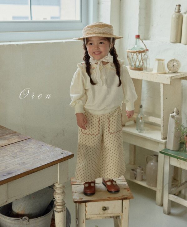 C771DC7A-F5A3-4C66-81EC-A4C51AD32C3C 〖預購〗兒童鈴鐺刺繡褲