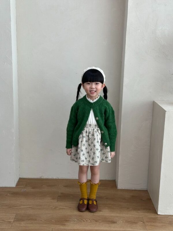 C99EC819-3776-4DC3-8614-8C028E0ADB69 〖預購〗羽翼立體壓紋質感短裙