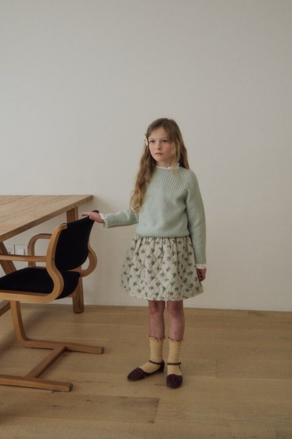 CAC3488E-D629-431D-9807-BE84E3F3CA0F 〖預購〗羽翼立體壓紋質感短裙