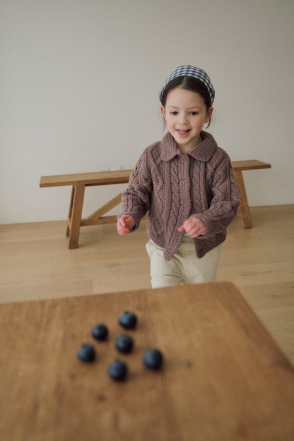 CCDF0E96-8864-4840-89E5-7B66AEF0CFC8 〖預購〗Sally 經典麻花質感開襟外套